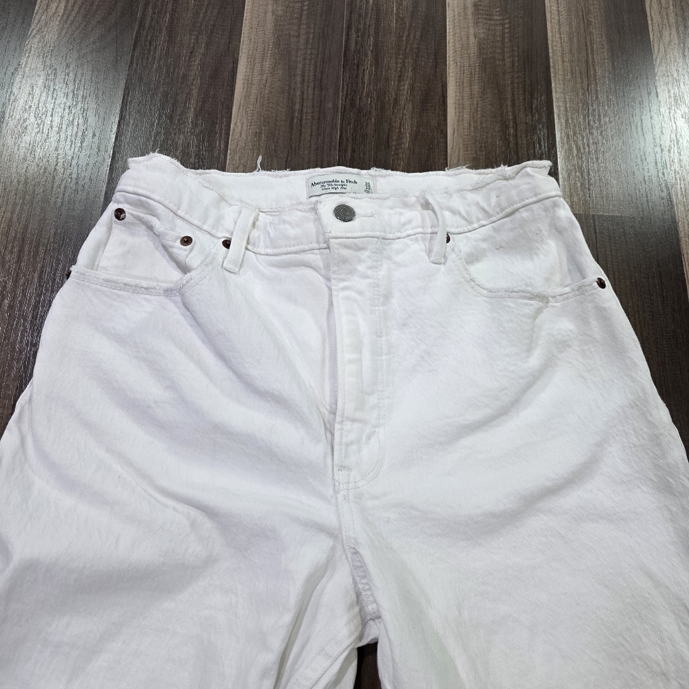 Abercrombie & Fitch The 90s Straight Ultra High Rise Curve Love White Denim Jean - Picture 6 of 12